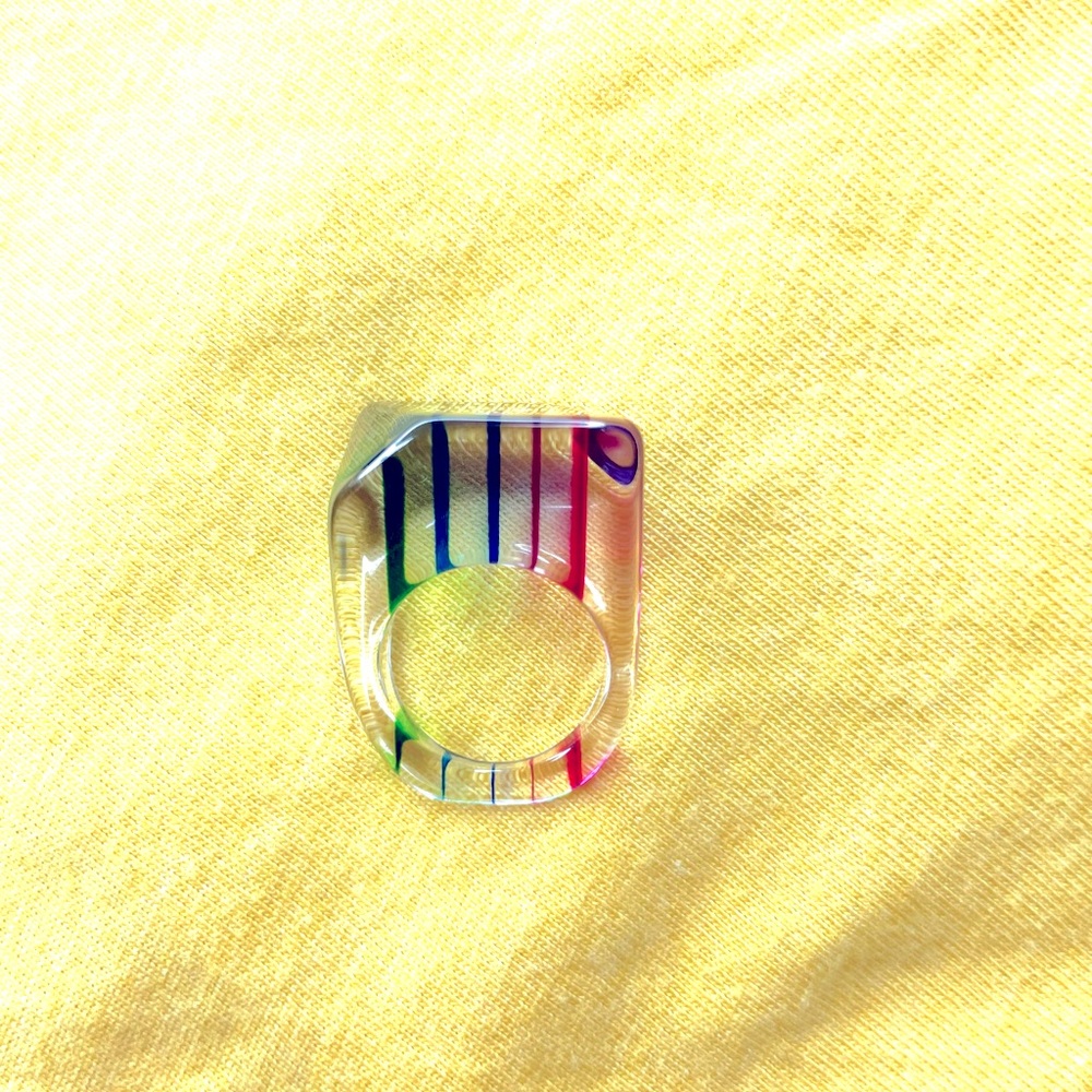 Lucite Ring Striped 60s 70s MOD